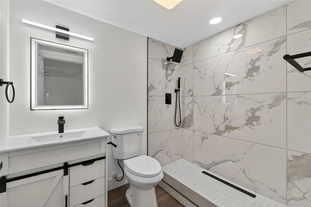 For Sale: $349,900 (3 beds, 2 baths, 1010 Square Feet)