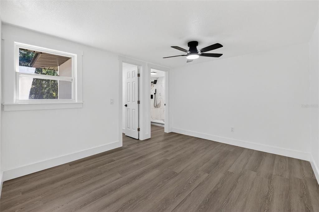 For Sale: $349,900 (3 beds, 2 baths, 1010 Square Feet)