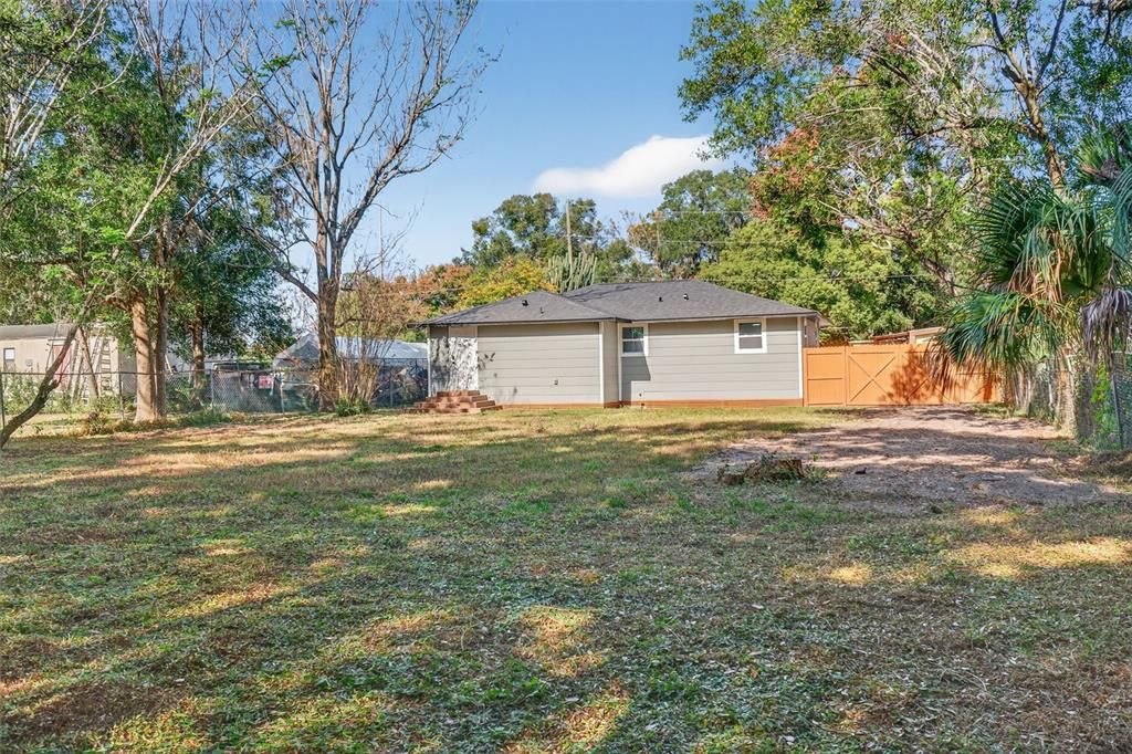 For Sale: $349,900 (3 beds, 2 baths, 1010 Square Feet)