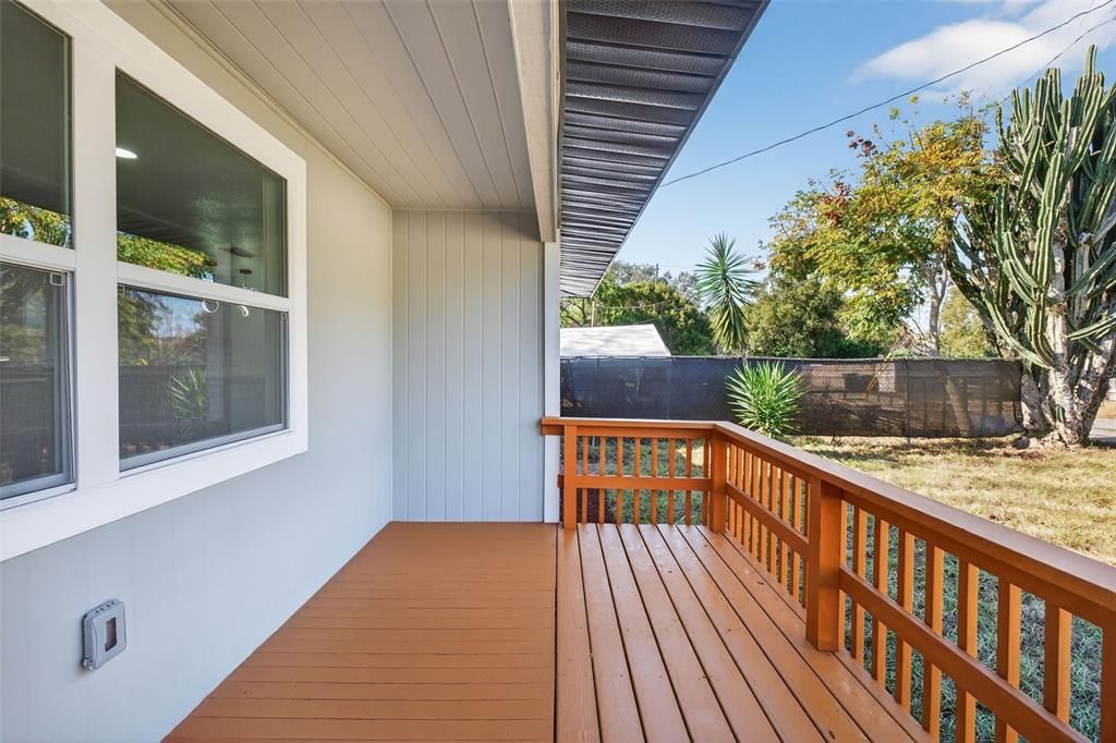 For Sale: $349,900 (3 beds, 2 baths, 1010 Square Feet)