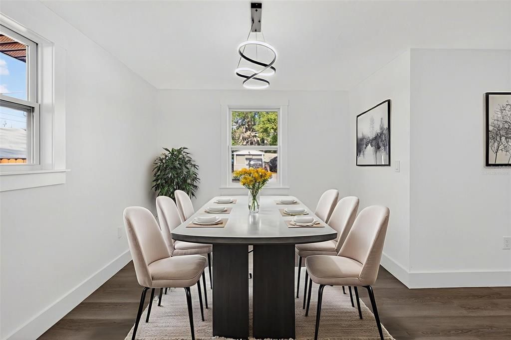 For Sale: $349,900 (3 beds, 2 baths, 1010 Square Feet)