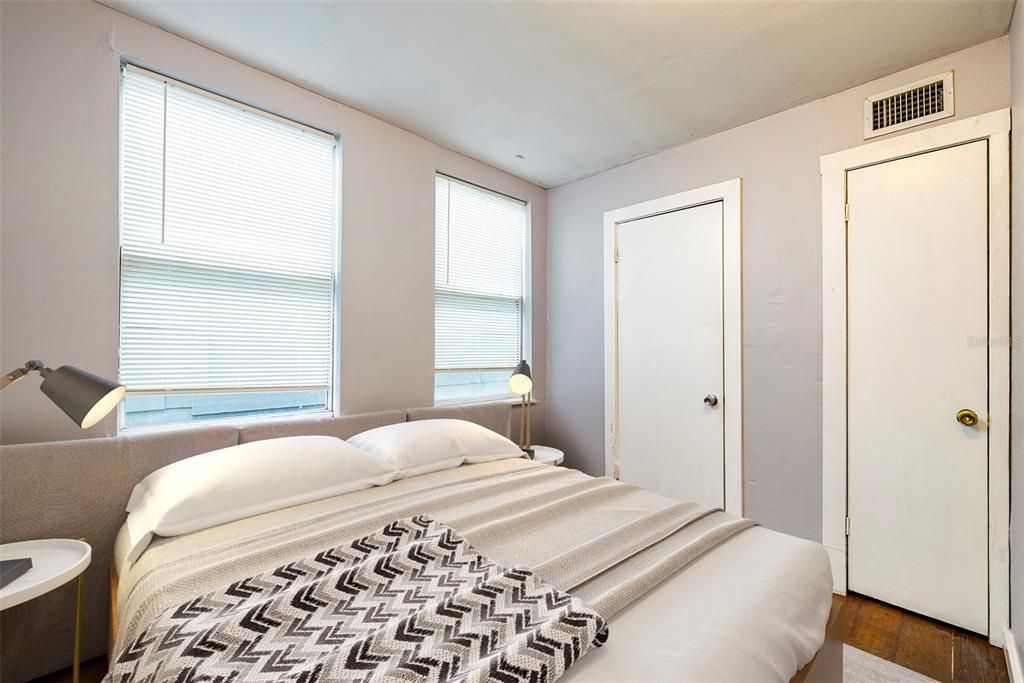 For Rent: $1,520 (2 beds, 1 baths, 810 Square Feet)