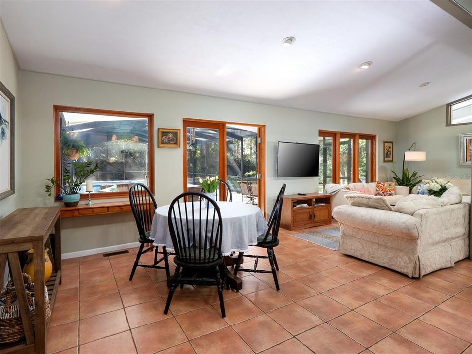 На продажу: $725,000 (5 спален, 3 ванн, 2992 Квадратных фут)