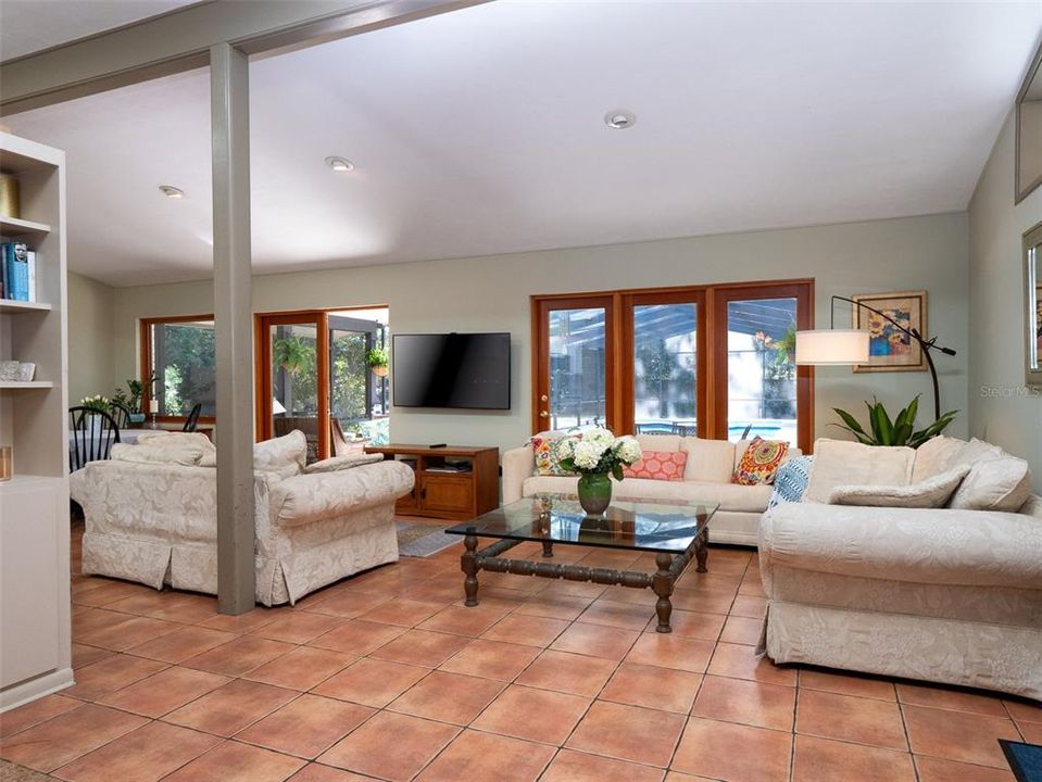 На продажу: $725,000 (5 спален, 3 ванн, 2992 Квадратных фут)