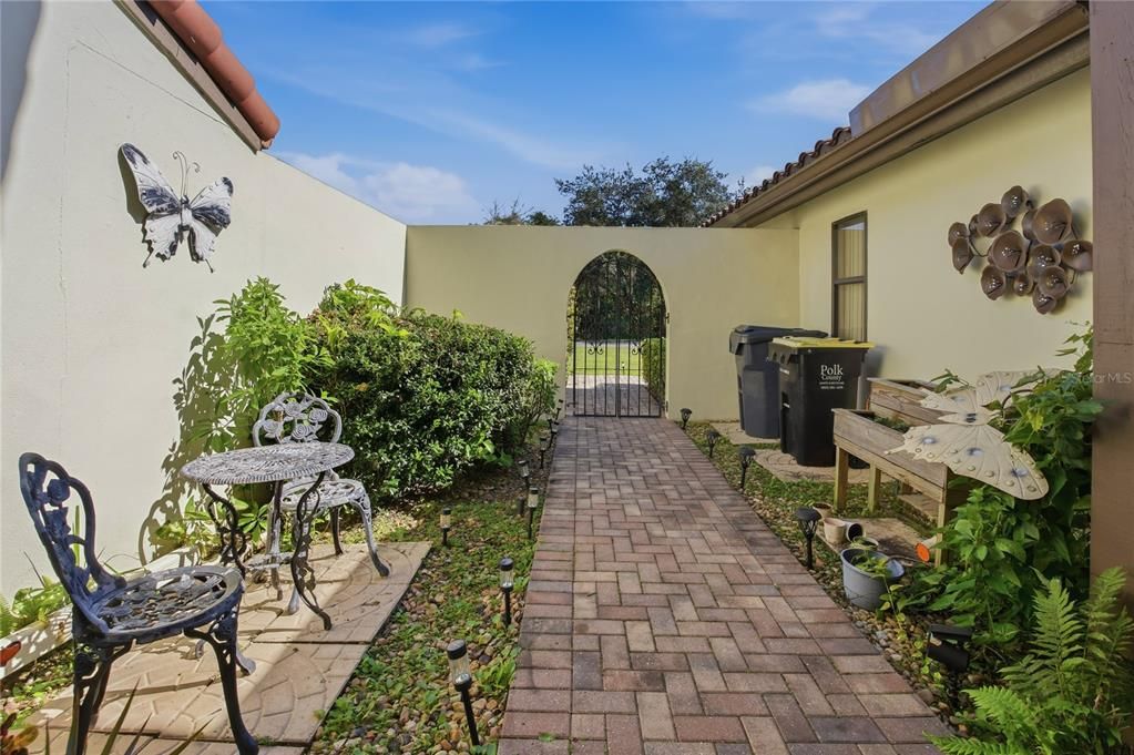 На продажу: $292,999 (3 спален, 3 ванн, 1844 Квадратных фут)