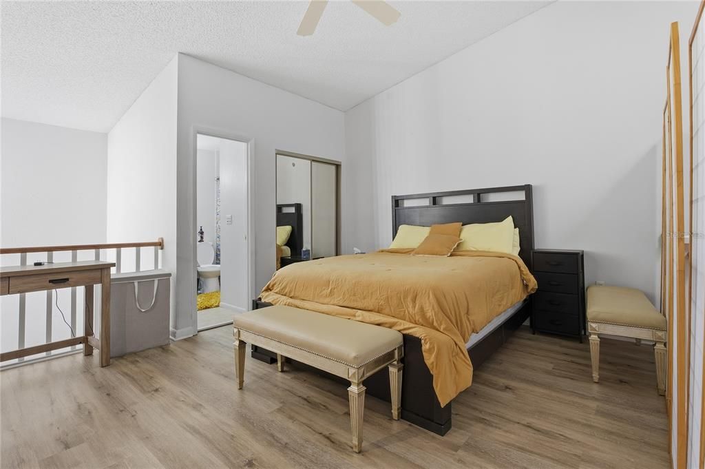 На продажу: $292,999 (3 спален, 3 ванн, 1844 Квадратных фут)