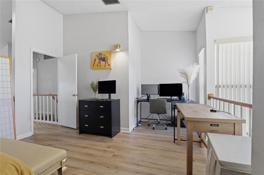 На продажу: $292,999 (3 спален, 3 ванн, 1844 Квадратных фут)