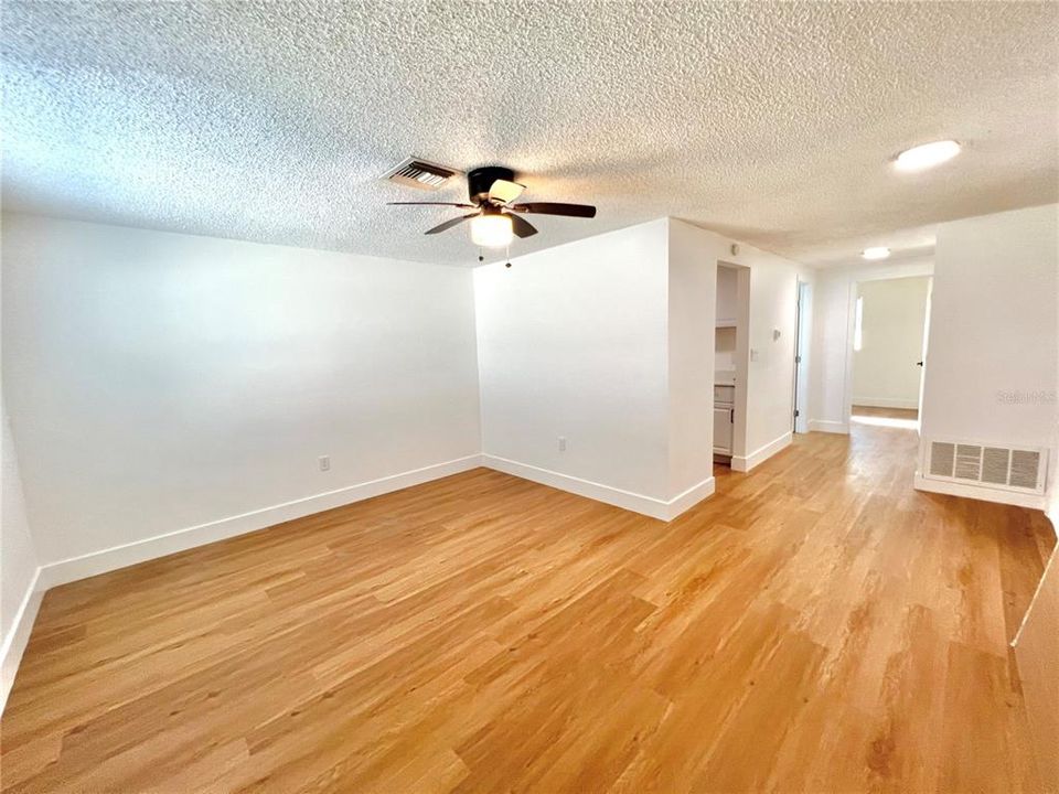 For Rent: $1,290 (2 beds, 1 baths, 722 Square Feet)