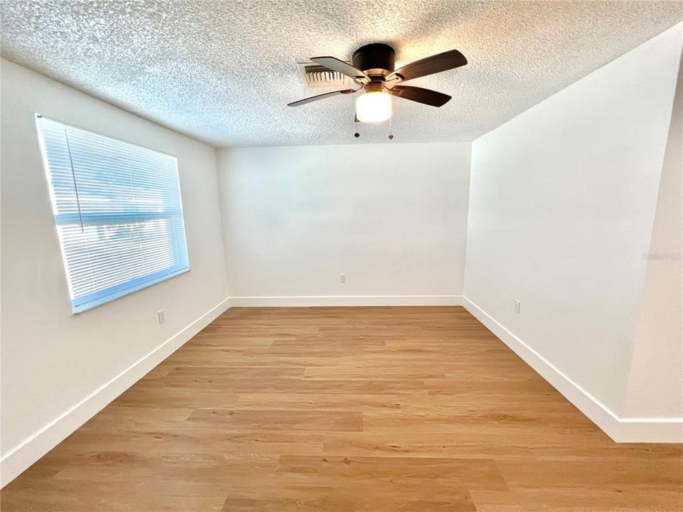 For Rent: $1,290 (2 beds, 1 baths, 722 Square Feet)