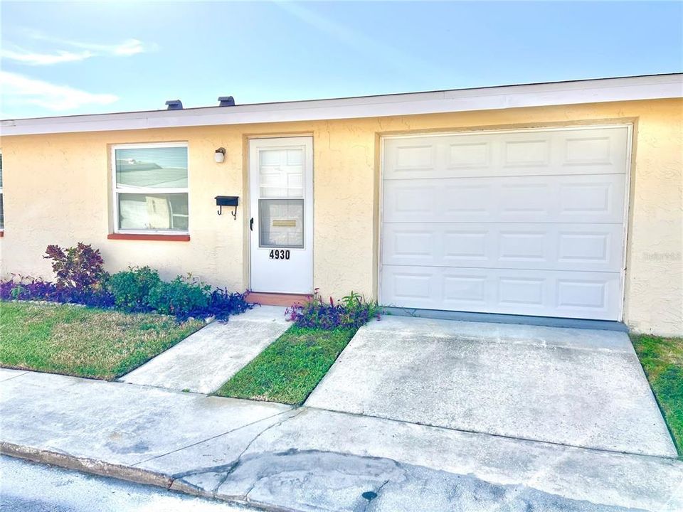 For Rent: $1,290 (2 beds, 1 baths, 722 Square Feet)