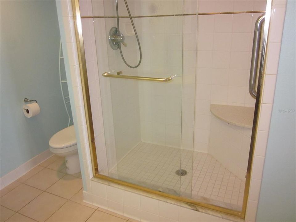 待售: $645,000 (2 贝兹, 2 浴室, 1327 平方英尺)