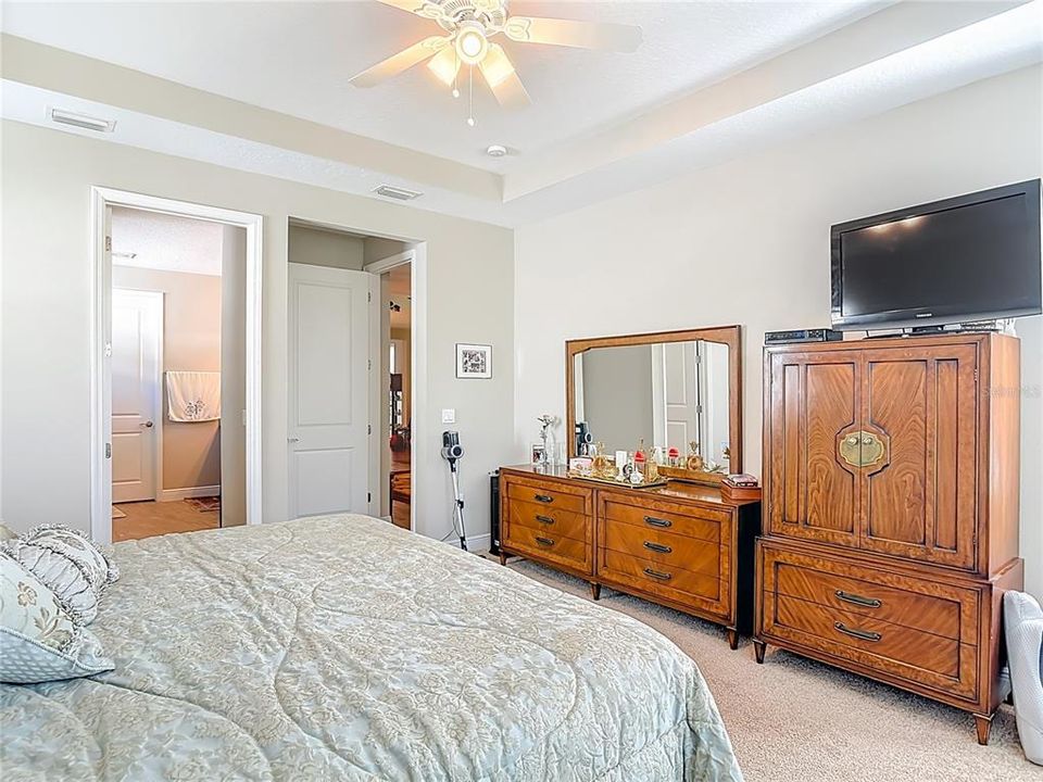 En Venta: $499,900 (3 camas, 3 baños, 2206 Pies cuadrados)