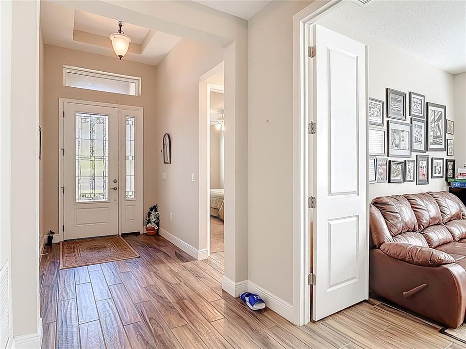 En Venta: $499,900 (3 camas, 3 baños, 2206 Pies cuadrados)