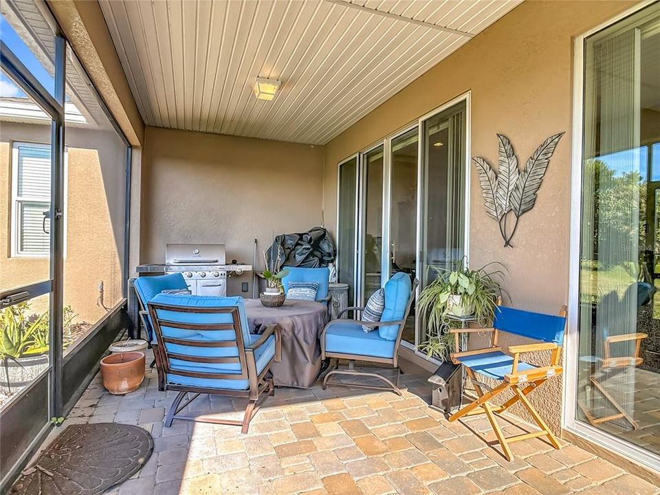 En Venta: $499,900 (3 camas, 3 baños, 2206 Pies cuadrados)