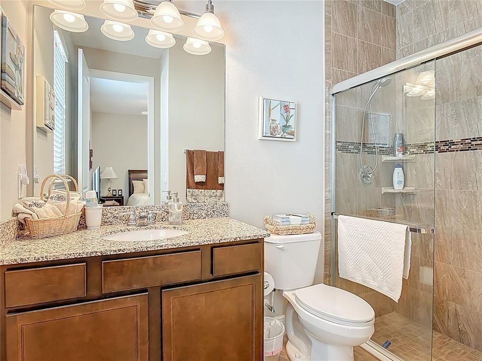 En Venta: $499,900 (3 camas, 3 baños, 2206 Pies cuadrados)