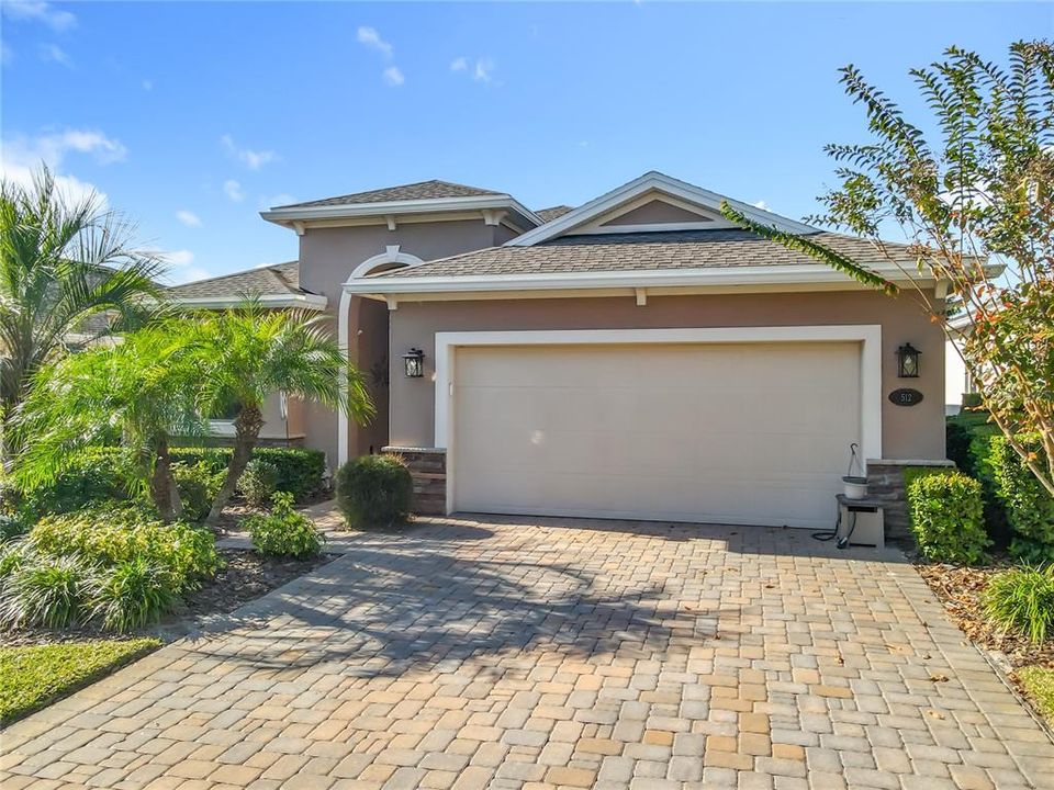 En Venta: $499,900 (3 camas, 3 baños, 2206 Pies cuadrados)