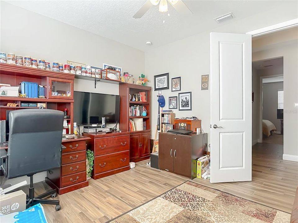 En Venta: $499,900 (3 camas, 3 baños, 2206 Pies cuadrados)