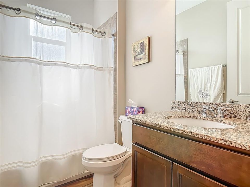 En Venta: $499,900 (3 camas, 3 baños, 2206 Pies cuadrados)