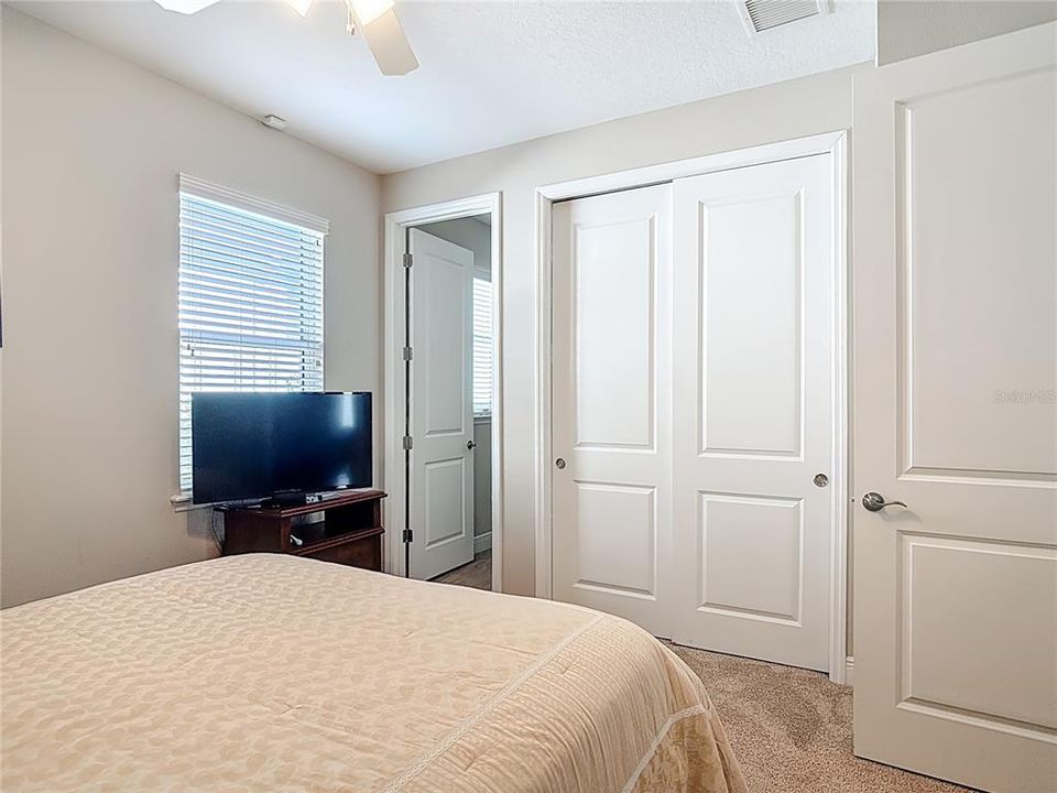 En Venta: $499,900 (3 camas, 3 baños, 2206 Pies cuadrados)