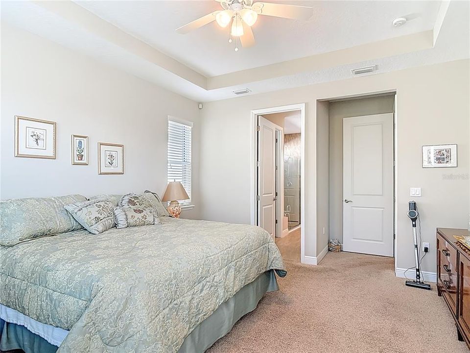 En Venta: $499,900 (3 camas, 3 baños, 2206 Pies cuadrados)