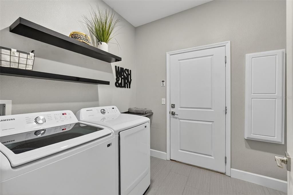 待售: $559,999 (3 贝兹, 3 浴室, 2496 平方英尺)