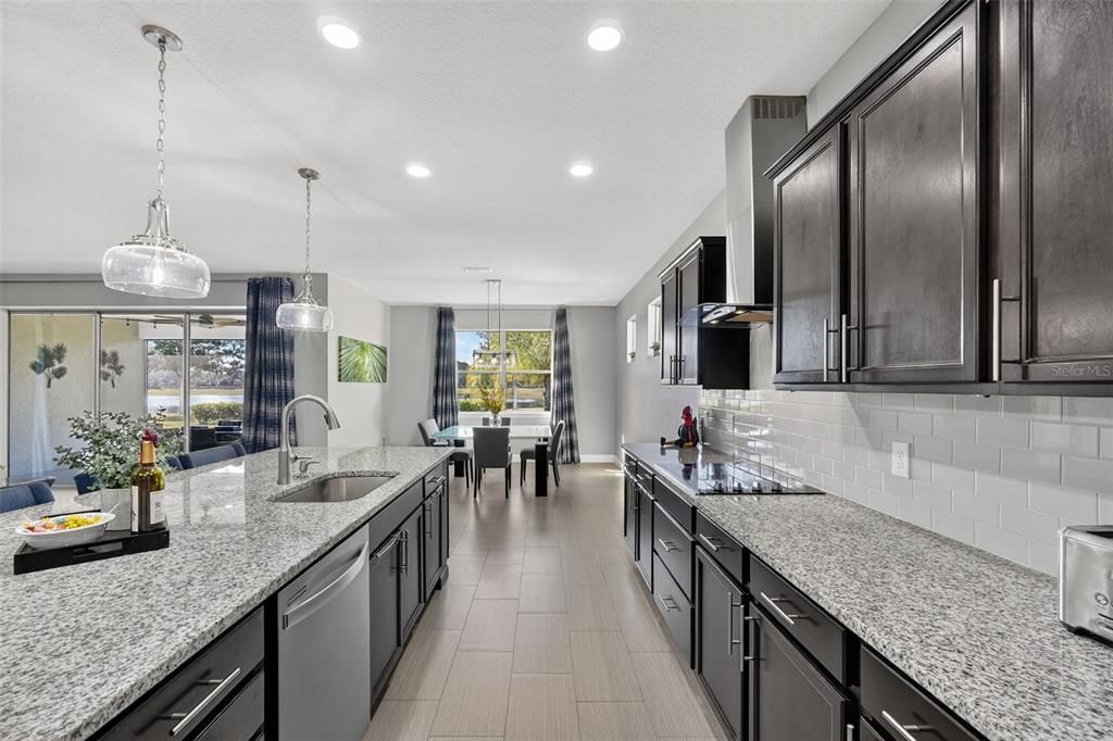 待售: $559,999 (3 贝兹, 3 浴室, 2496 平方英尺)