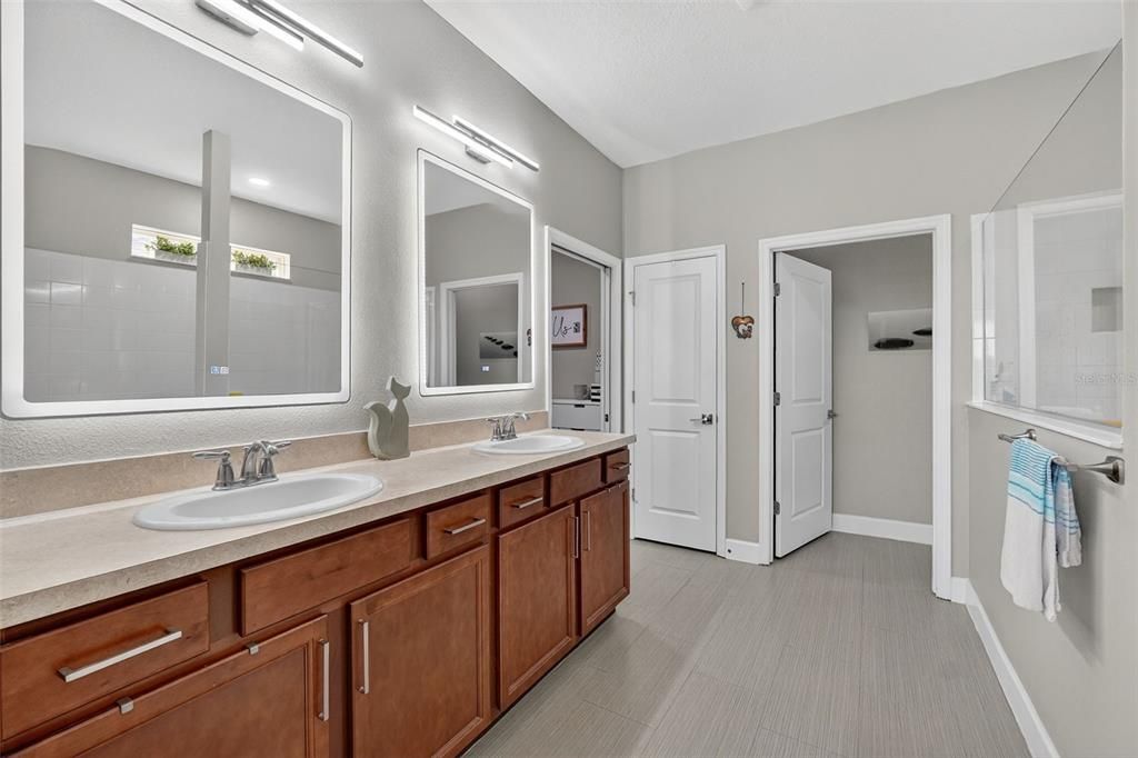 待售: $559,999 (3 贝兹, 3 浴室, 2496 平方英尺)