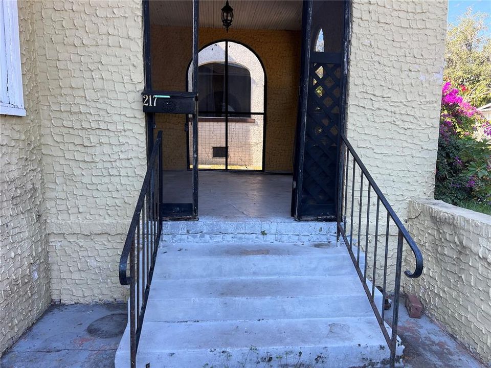 待售: $246,000 (2 贝兹, 1 浴室, 1144 平方英尺)