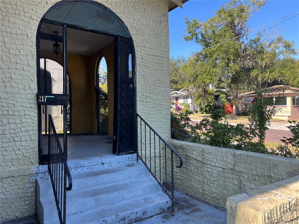 待售: $246,000 (2 贝兹, 1 浴室, 1144 平方英尺)