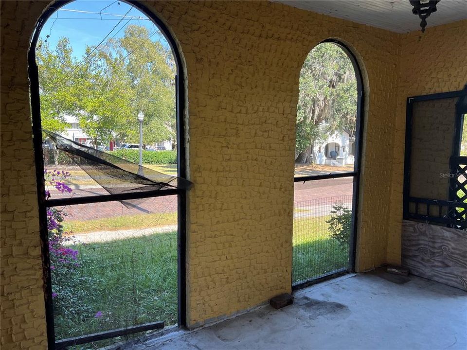 待售: $246,000 (2 贝兹, 1 浴室, 1144 平方英尺)