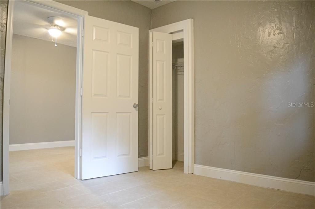 出租: $1,800 (4 贝兹, 1 浴室, 1306 平方英尺)