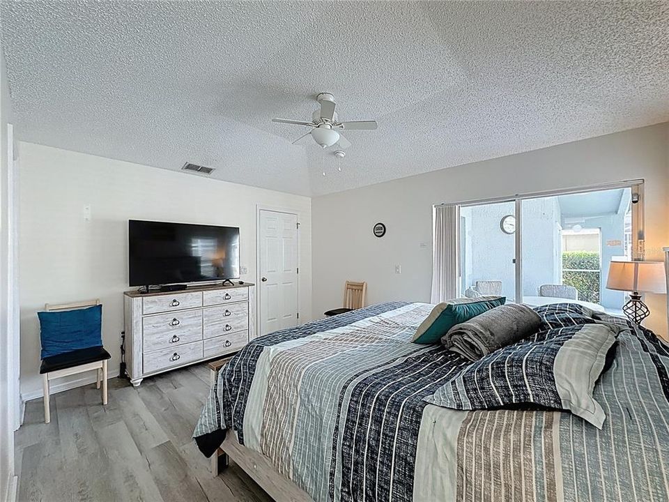 На продажу: $339,999 (4 спален, 3 ванн, 1542 Квадратных фут)