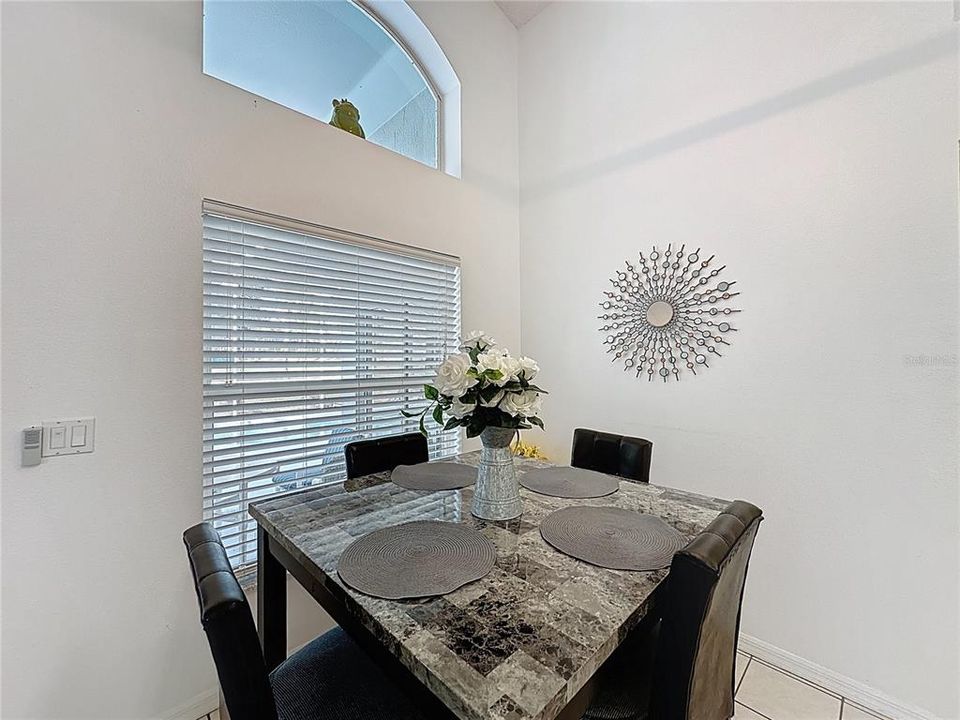 На продажу: $339,999 (4 спален, 3 ванн, 1542 Квадратных фут)