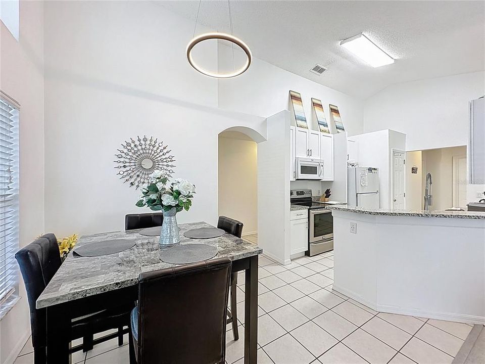 На продажу: $339,999 (4 спален, 3 ванн, 1542 Квадратных фут)