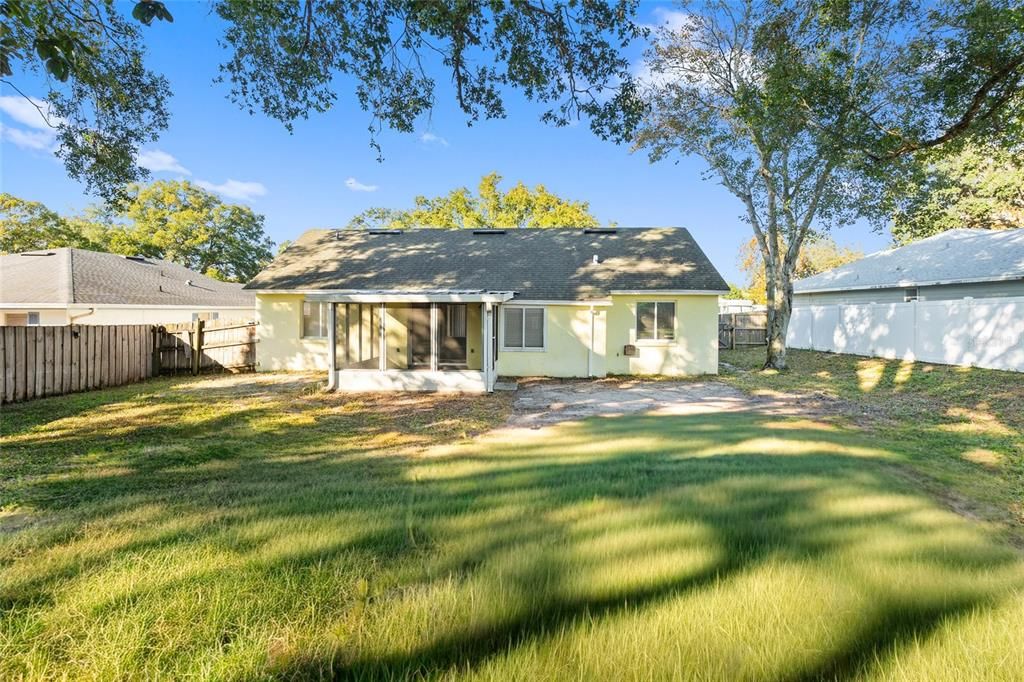 For Sale: $299,900 (2 beds, 2 baths, 1155 Square Feet)