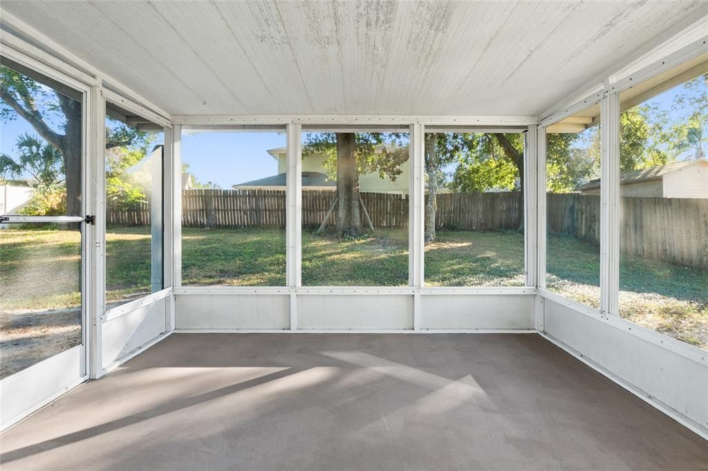 For Sale: $299,900 (2 beds, 2 baths, 1155 Square Feet)