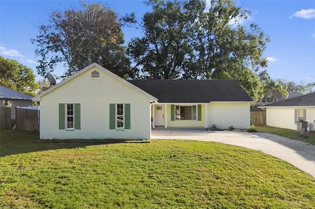 For Sale: $299,900 (2 beds, 2 baths, 1155 Square Feet)