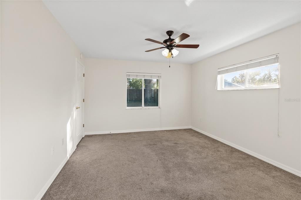 For Sale: $299,900 (2 beds, 2 baths, 1155 Square Feet)