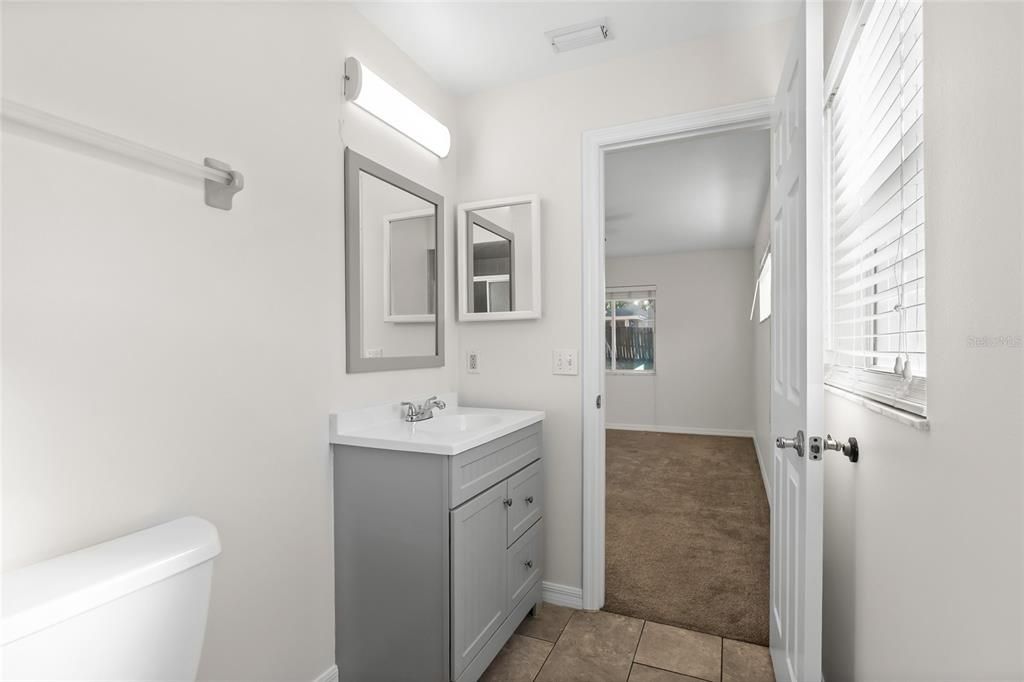 For Sale: $299,900 (2 beds, 2 baths, 1155 Square Feet)