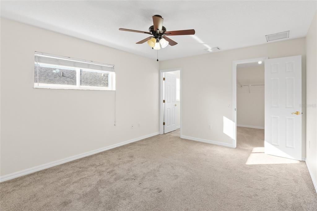 For Sale: $299,900 (2 beds, 2 baths, 1155 Square Feet)