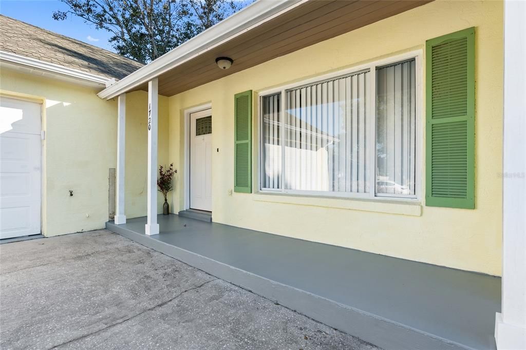 For Sale: $299,900 (2 beds, 2 baths, 1155 Square Feet)