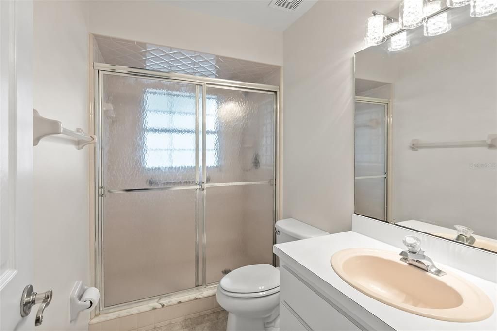 For Sale: $299,900 (2 beds, 2 baths, 1155 Square Feet)