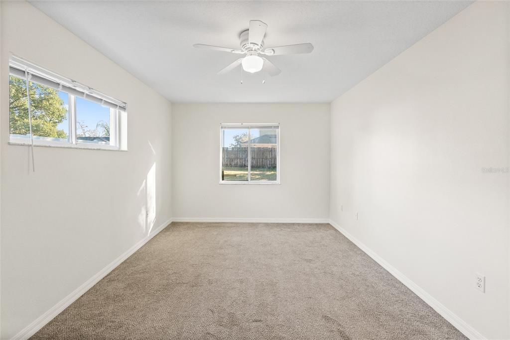 For Sale: $299,900 (2 beds, 2 baths, 1155 Square Feet)