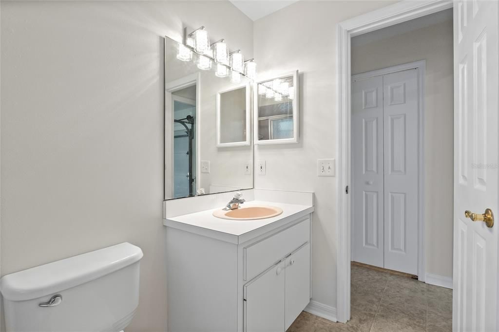 For Sale: $299,900 (2 beds, 2 baths, 1155 Square Feet)