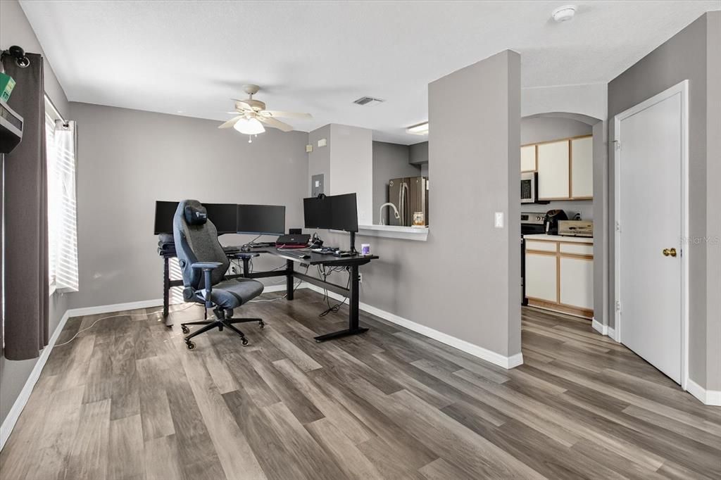 待售: $228,000 (2 贝兹, 2 浴室, 1178 平方英尺)