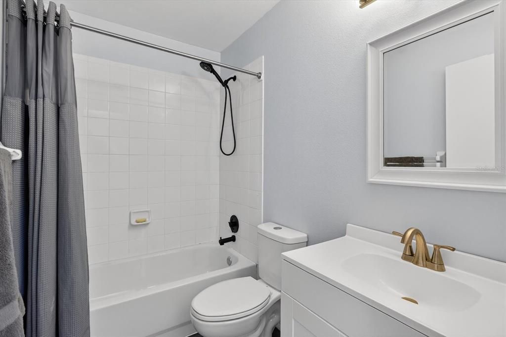 待售: $228,000 (2 贝兹, 2 浴室, 1178 平方英尺)