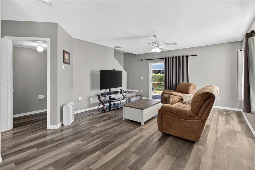 待售: $228,000 (2 贝兹, 2 浴室, 1178 平方英尺)