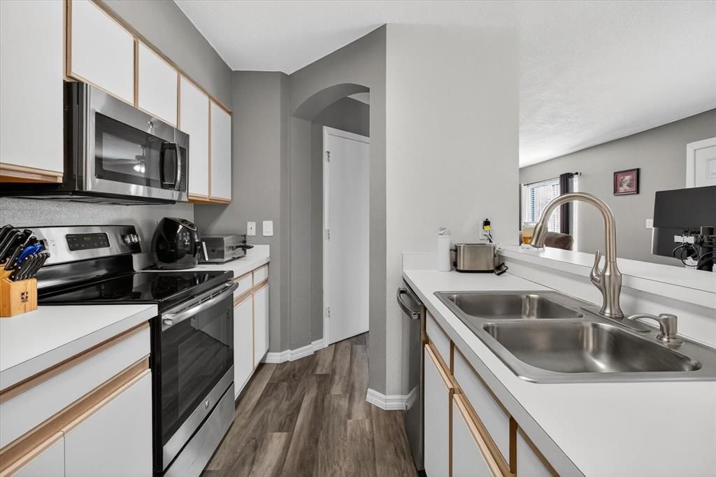 待售: $228,000 (2 贝兹, 2 浴室, 1178 平方英尺)