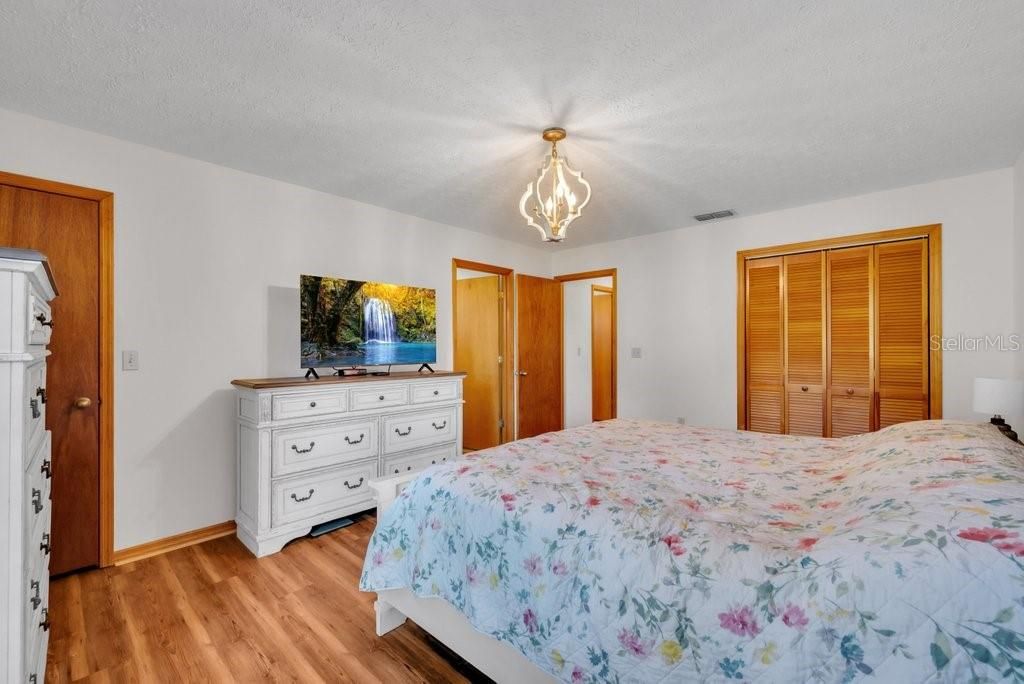 На продажу: $429,000 (3 спален, 2 ванн, 1606 Квадратных фут)