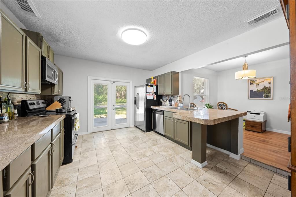 En Venta: $367,500 (3 camas, 2 baños, 1470 Pies cuadrados)